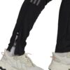 gr2966_app_on-model_detail-2_white